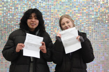 Picture of Elena and Maja